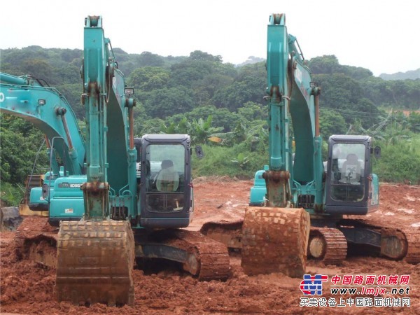 出租大型挖掘机承接土方工程_挖掘机_挖掘机械_中国 ...