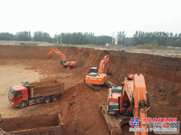 出租上海周邊城市加長臂挖掘機河道疏通土石方開挖