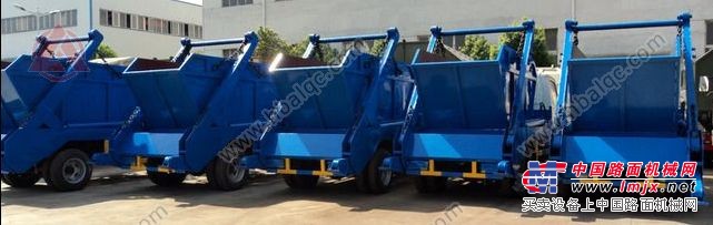 东风福瑞卡摆臂式垃圾运输车批量出口订单