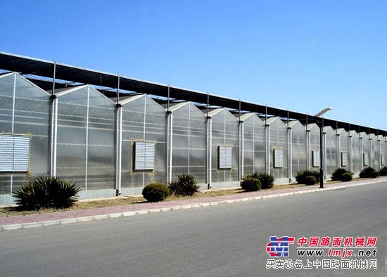 太阳板温室大棚建设