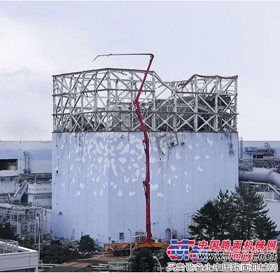 三一62米长臂泵车在福岛核电站进行注水作业