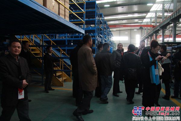 用户参观常林工厂