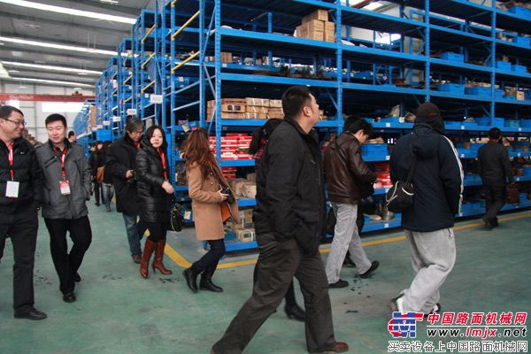 用户参观常林工厂