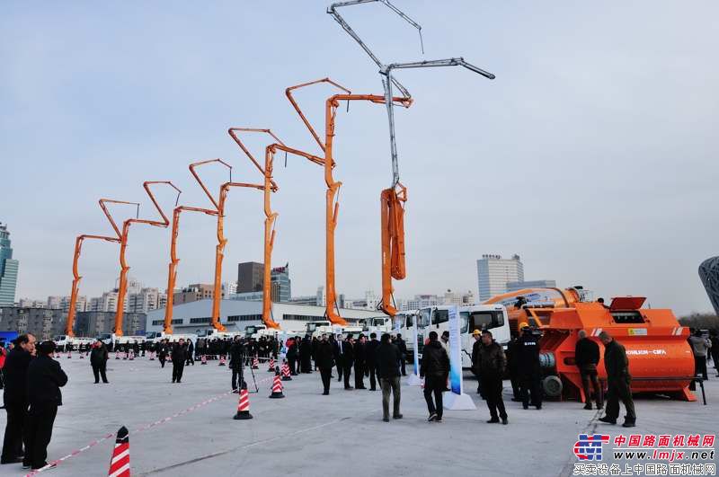 2月25日，中联重科混凝土机械2012全球巡展北京站现场