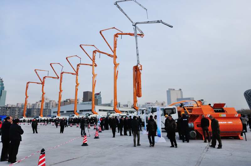 2月25日，中联重科混凝土机械2012全球巡展北京站现场