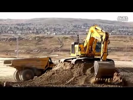 小鬆1250大型挖掘機裝車視頻 