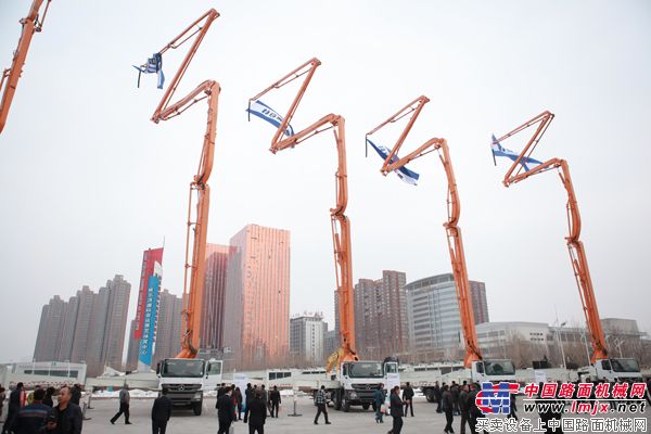 3月10日，中聯重科混凝土機械2012全球巡展哈爾濱站現場