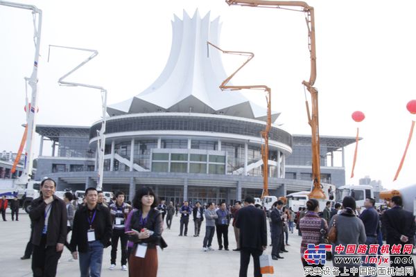 3月24日，中聯重科混凝土機械2012全球巡展南寧站現場