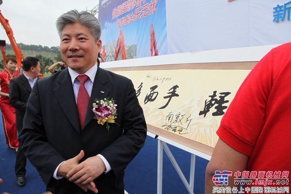 斗山领导巡视发布会现场