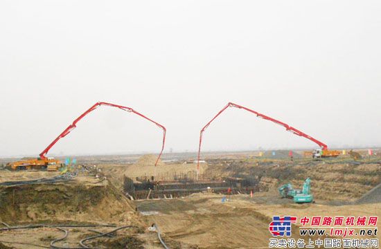 徐工混凝土泵车助力哈尔滨大坝工程