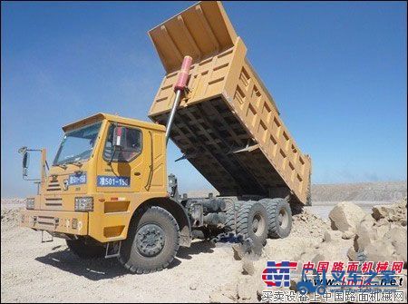 徐工非公路重型自卸车助力新疆煤矿开采