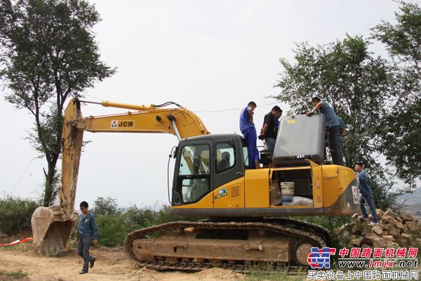 山重建机心连心万里行 2012关爱用户山西地区走访活动