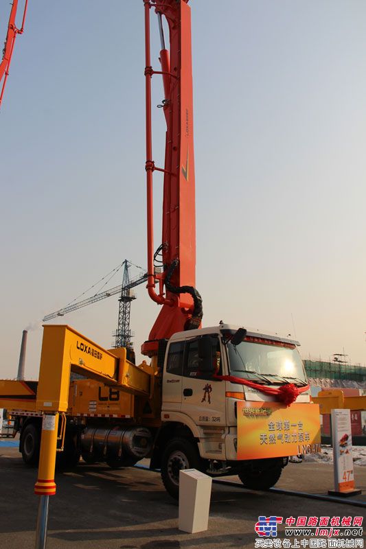 福田雷萨全新L8系列泵车