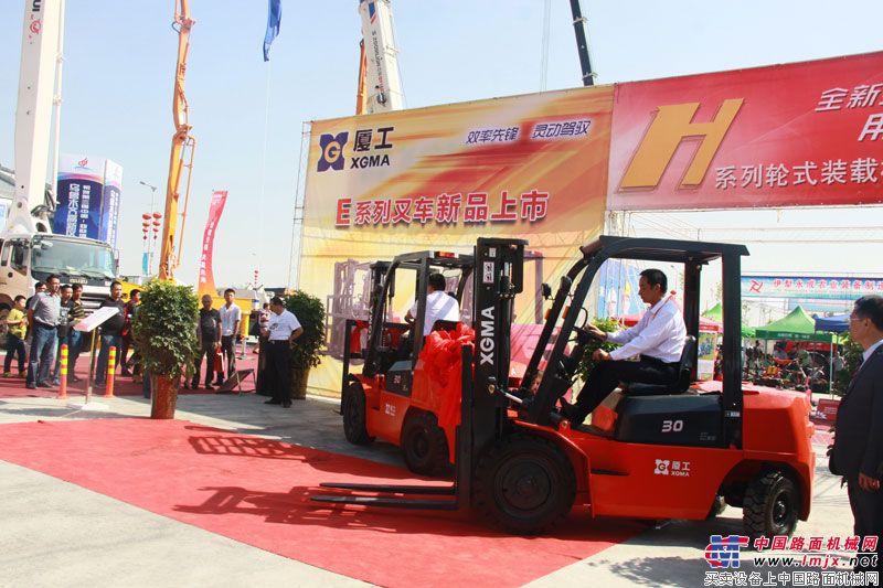 厦工新品叉车2