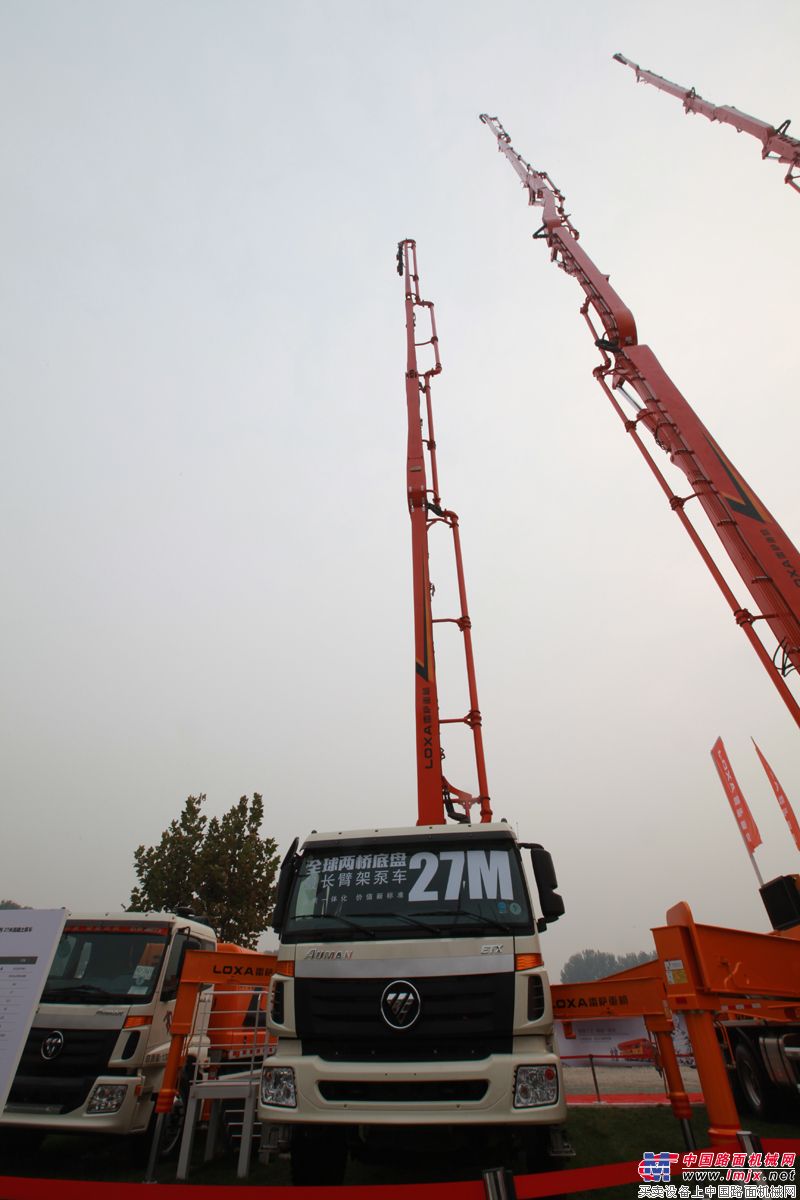 雷萨重机两桥27米泵车2