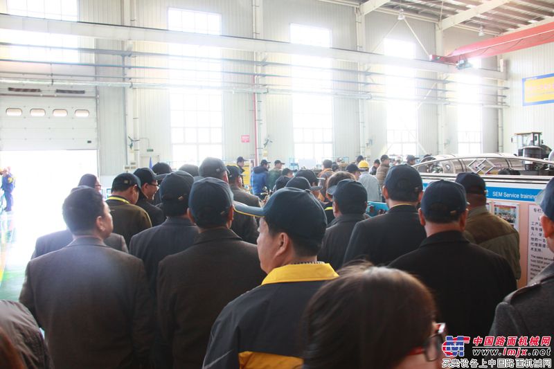 山工客户参观人流涌动