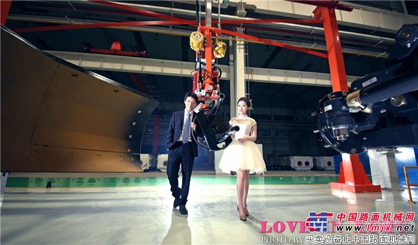 徐工“工程机械风”婚纱照
