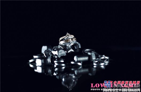 徐工“工程机械风”婚纱照
