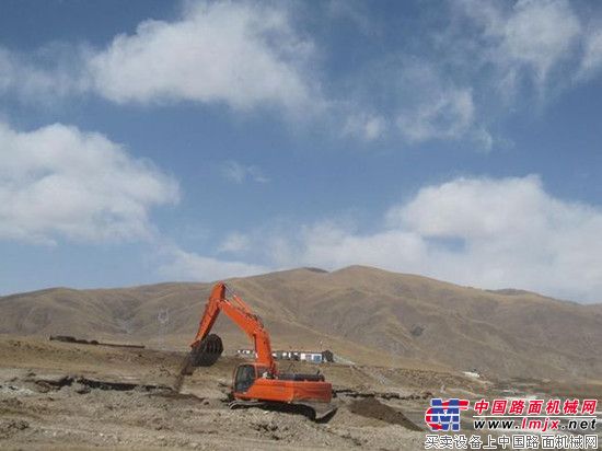 鬥山9c係列挖掘機挺進青海 經受高原品質測試