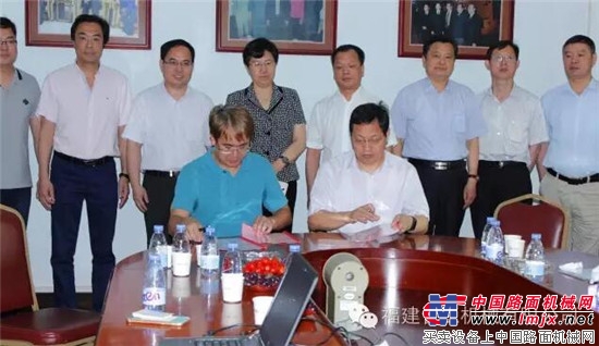 晋工机械与汶上县人民政府签订合作框架协议书
