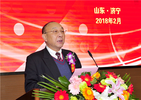 山推股份代理商协会会长表态发言