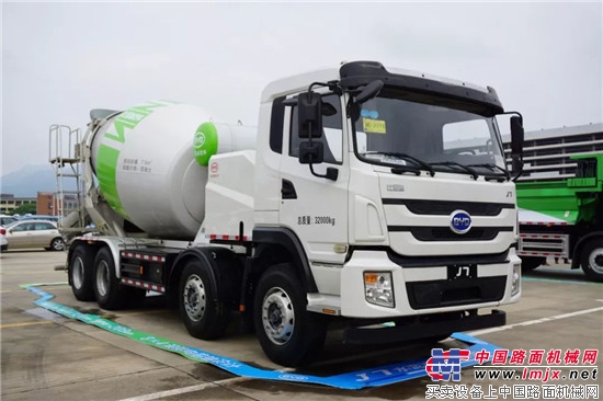全球首批500辆比亚迪T10ZT订单签约并投入深圳试运营 
