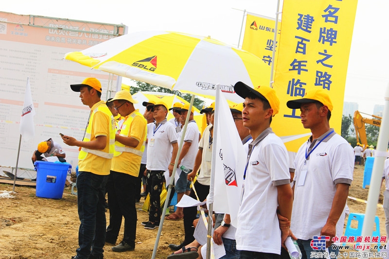 好司机学员等待上场实操