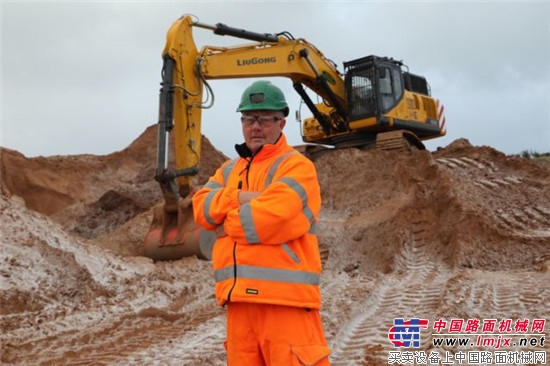 柳工大型挖掘机参建英国重特大基建 