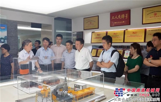 工信部、中国服务型制造联盟考察团到铁拓机械考察调研 