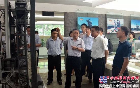 工信部、中国服务型制造联盟考察团到铁拓机械考察调研 