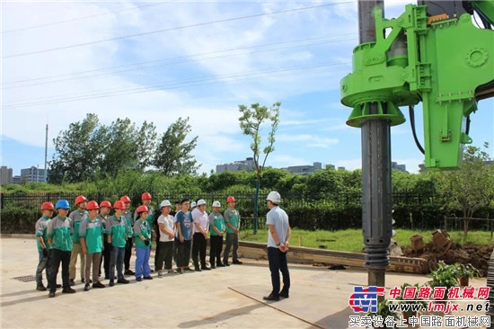 泰信机械浙江首台KR220C旋挖钻机正式交机