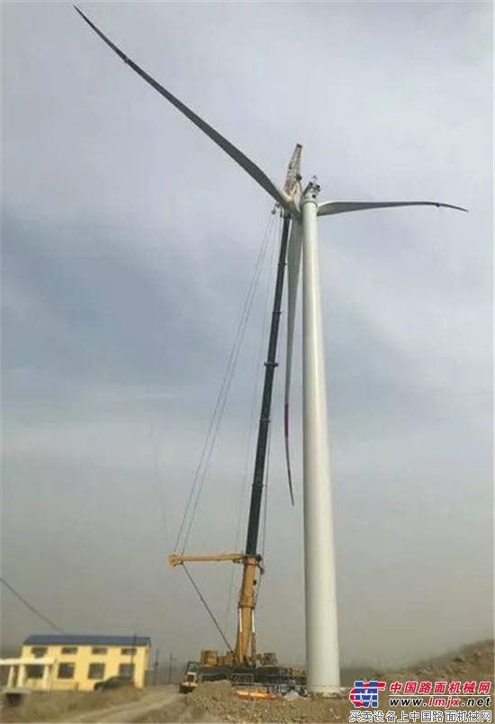 徐工QYA1200全地面起重机唐山南堡风电场风电吊装作业