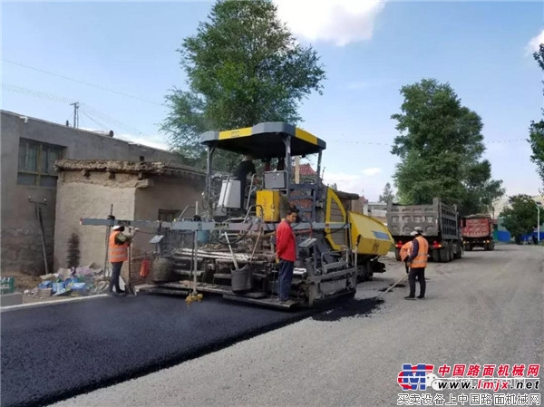 高能效何惧高海拔——戴纳派克摊铺设备服务青藏高原道路建设