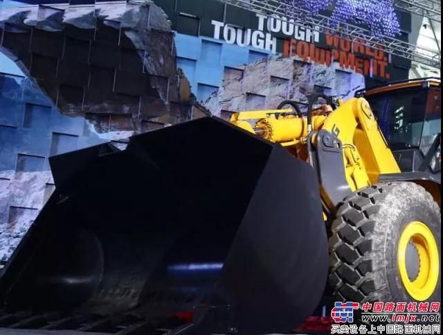 【柳工60周年特辑】全球首台垂直举升铲车，这才是中国创新应有的样子！