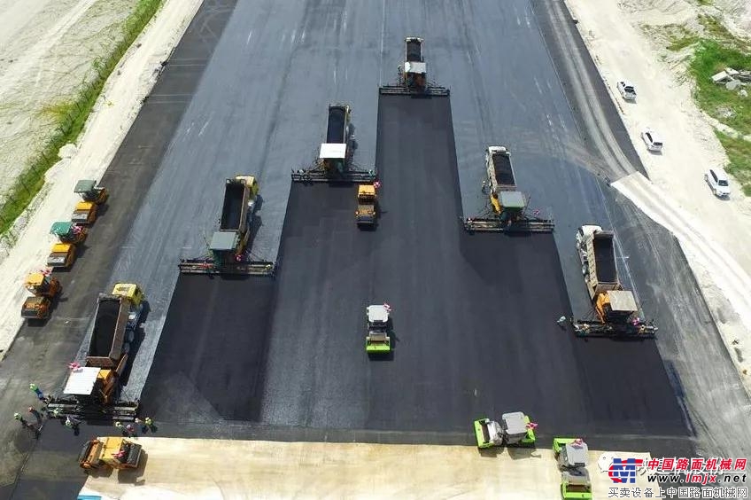 陕建机：万里之外谱赞歌