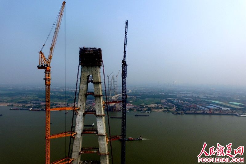279.5米！武汉青山长江大桥北主塔顺利封顶
