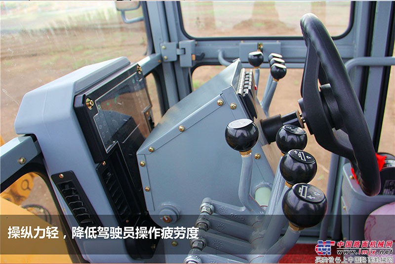 操纵力轻，降低驾驶员操作疲劳度