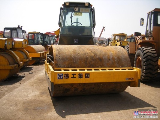 上海出售二手徐工震动式压路机-18吨/20吨二手压路机价格