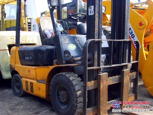 供应1-3吨二手电动叉车、1-10吨二手柴油叉车（保修半年）