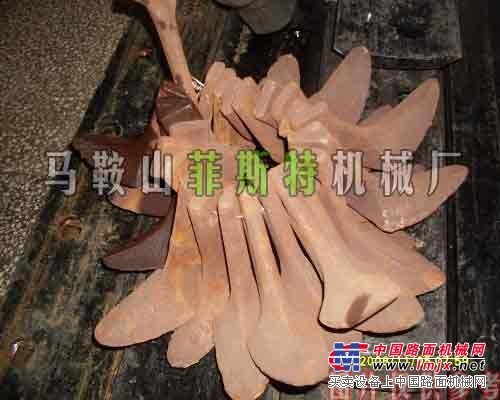 拌和机犁刀