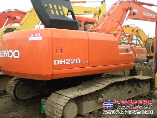 二手大宇DH220LC-5挖掘机低价转让！