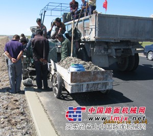 路沿石滑模机
