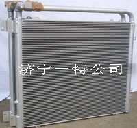 供應(yīng)pc200、300-7液壓油散熱器、噴油泵、小松原廠(chǎng)配件