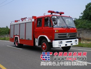 东风153泡沫消防车