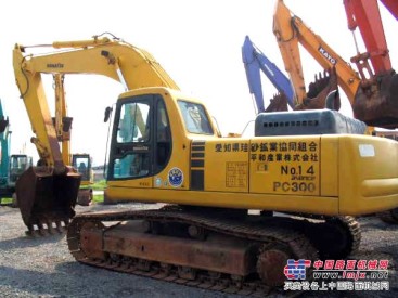 小松PC300-7履带挖掘机七八成新出售35万