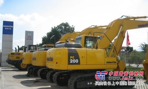 供应全新原装小松挖掘机PC220-8(47万)