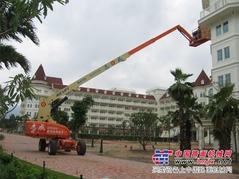 出租自行直臂高空作業車