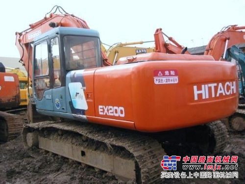 新到一批日立EX200挖掘機21萬底價出售