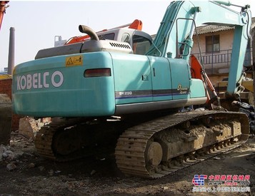 出售日本进口神钢SK200挖掘机/21万