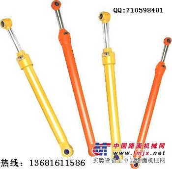 小松PC60,100,200挖掘机动臂，斗杆，铲斗油缸总成